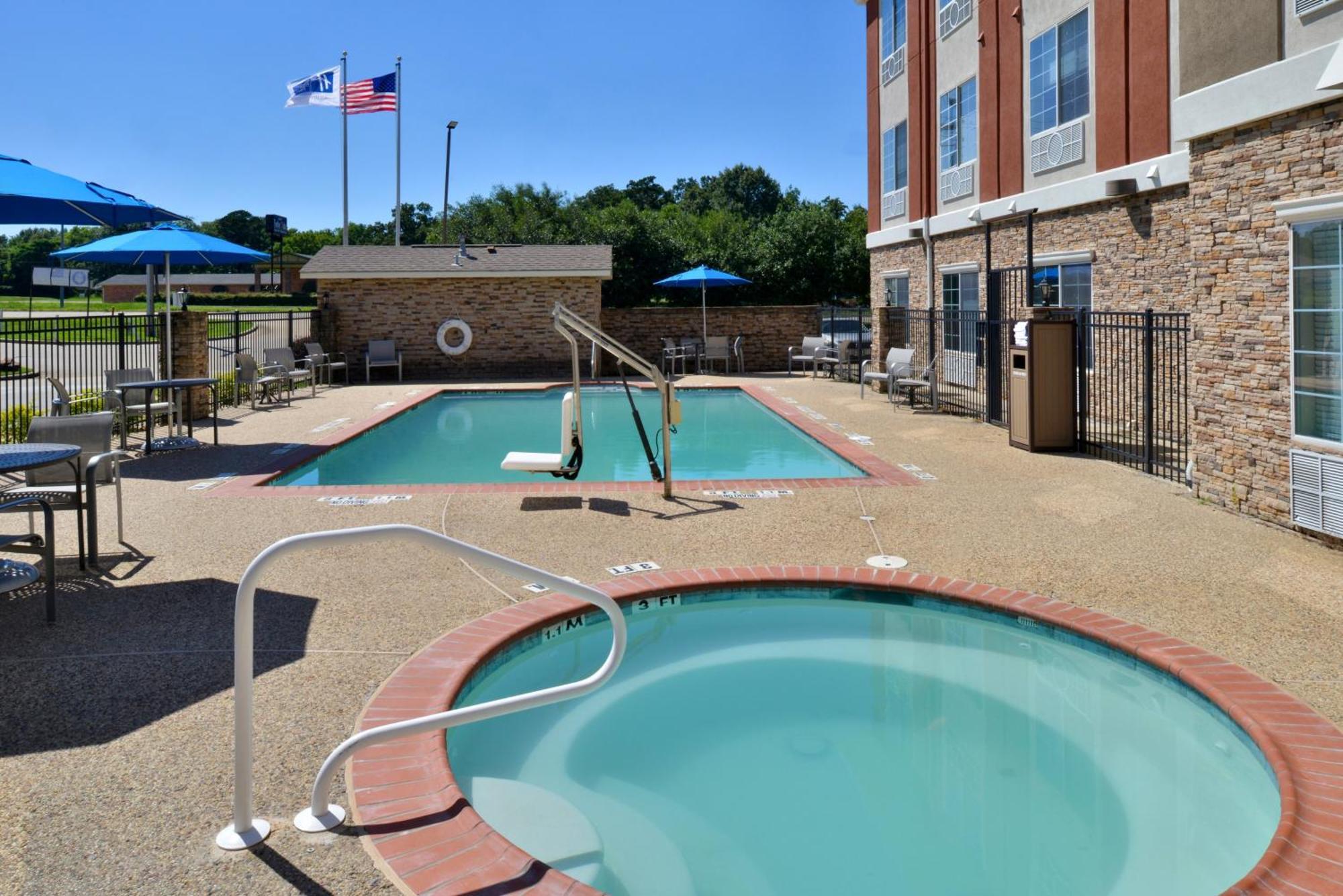 Holiday Inn Express Hotel & Suites Carthage, An Ihg Hotel Exterior photo